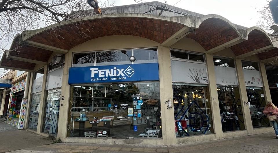 Frente del local Fenix Villa Elisa